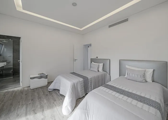 Villa Calhetascape By Villa Plus